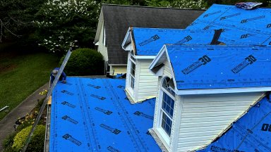 Roofing service photo